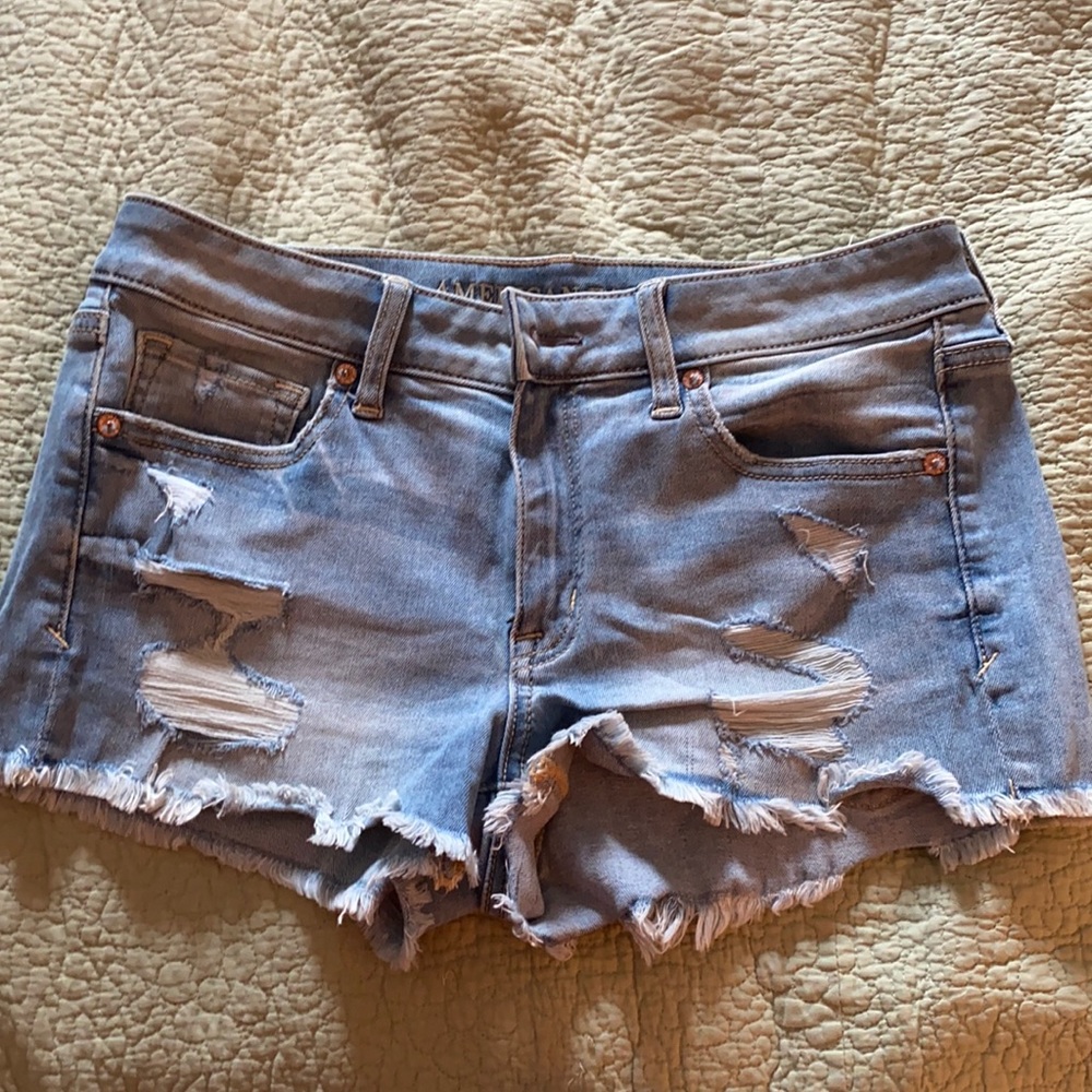 American eagle light wash jean shorts size 8